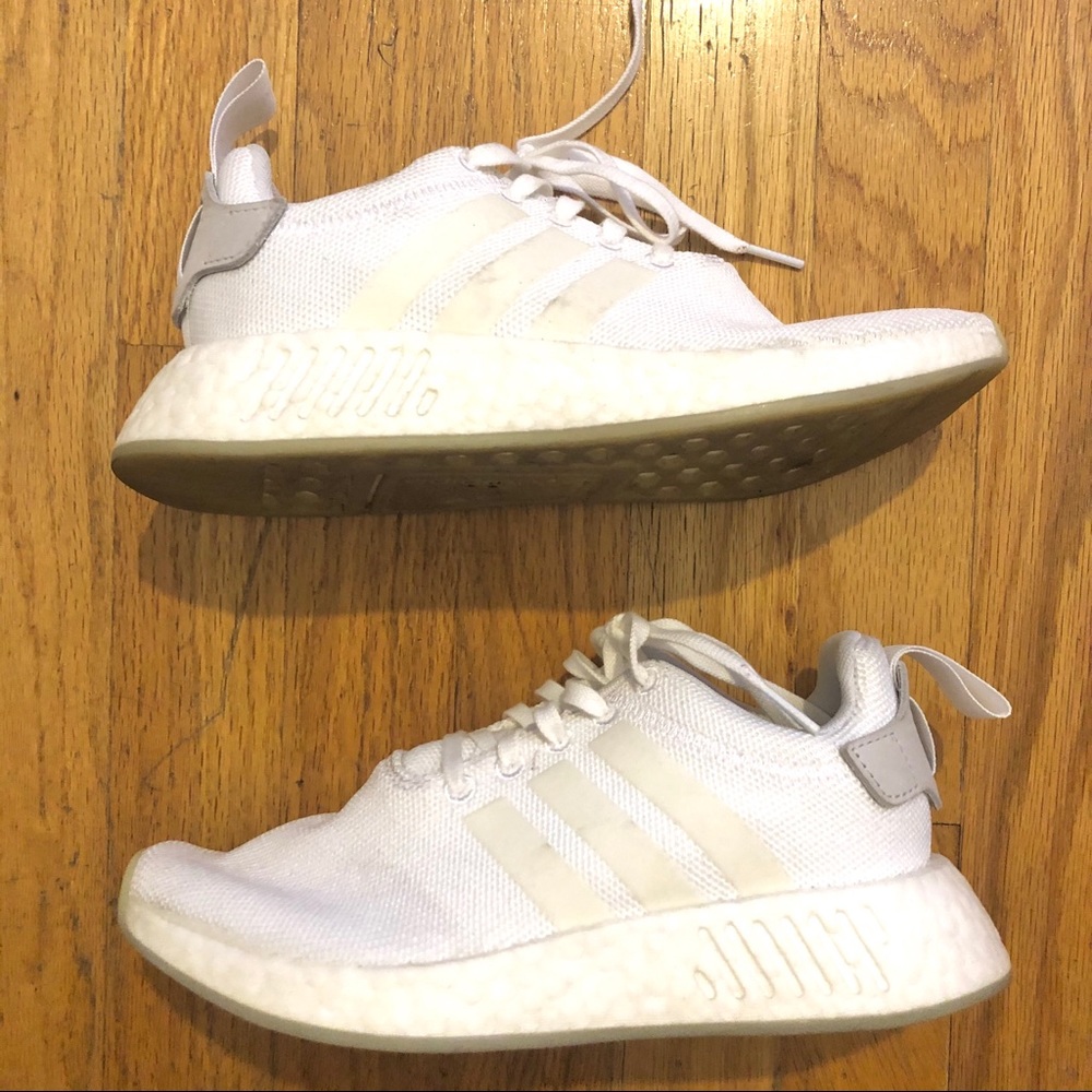 [adidas]  NMD R2 triple white.